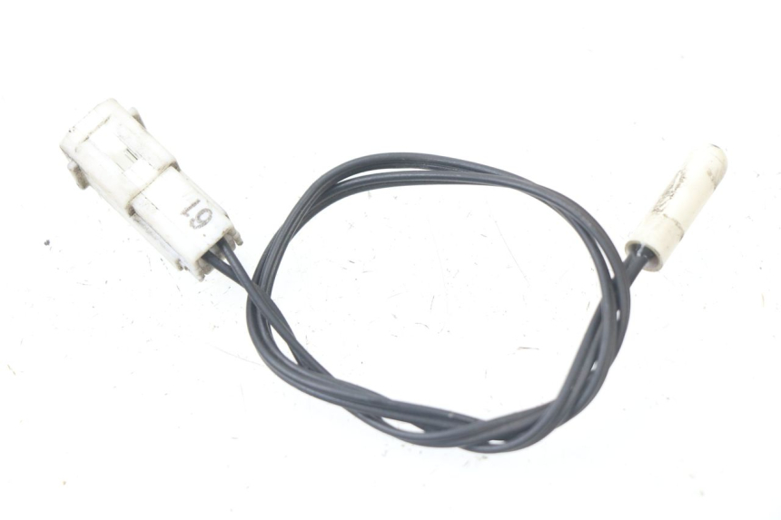 photo de OUTDOOR TEMPERATURE SENSOR PEUGEOT SATELIS 125 (2006 - 2009) - Alternative perspective