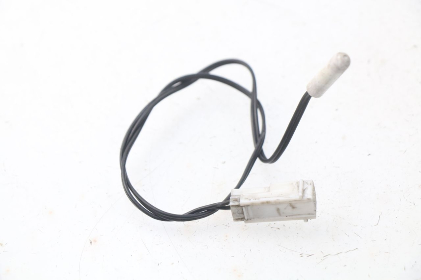 photo de OUTDOOR TEMPERATURE SENSOR PEUGEOT SATELIS 300 (2012 - 2015) - Zoom on usage condition
