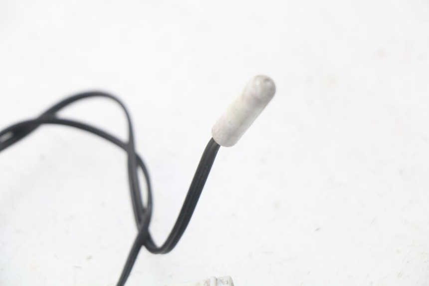 photo de OUTDOOR TEMPERATURE SENSOR PEUGEOT SATELIS 300 (2012 - 2015) - Alternative perspective