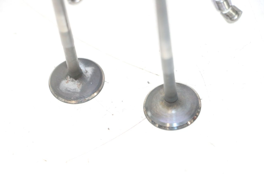 photo de ENGINE VALVE SUZUKI BURGMAN 125 (2007 - 2014) - Zoom on usage condition