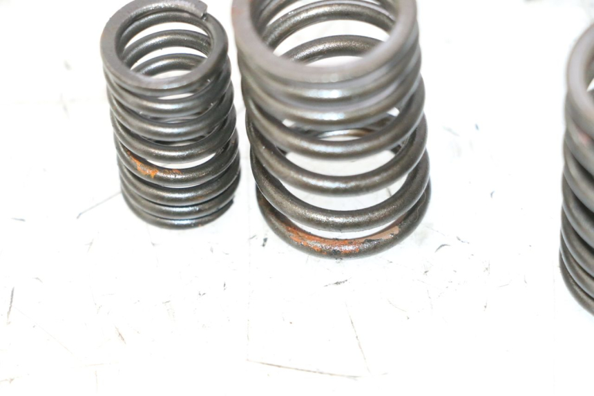 photo de ENGINE VALVE HONDA CB TWO FIFTY 250 (1991 - 2002) - Markings and original references