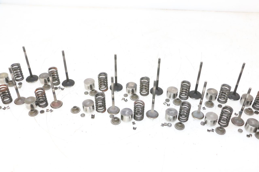 photo de ENGINE VALVE YAMAHA FJR 1300 (2001 - 2005) - Component detail