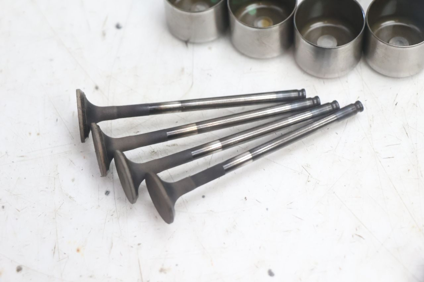 photo de ENGINE VALVE HONDA FJS SILVER WING SILVERWING 400 (2005 - 2008) - Alternative perspective