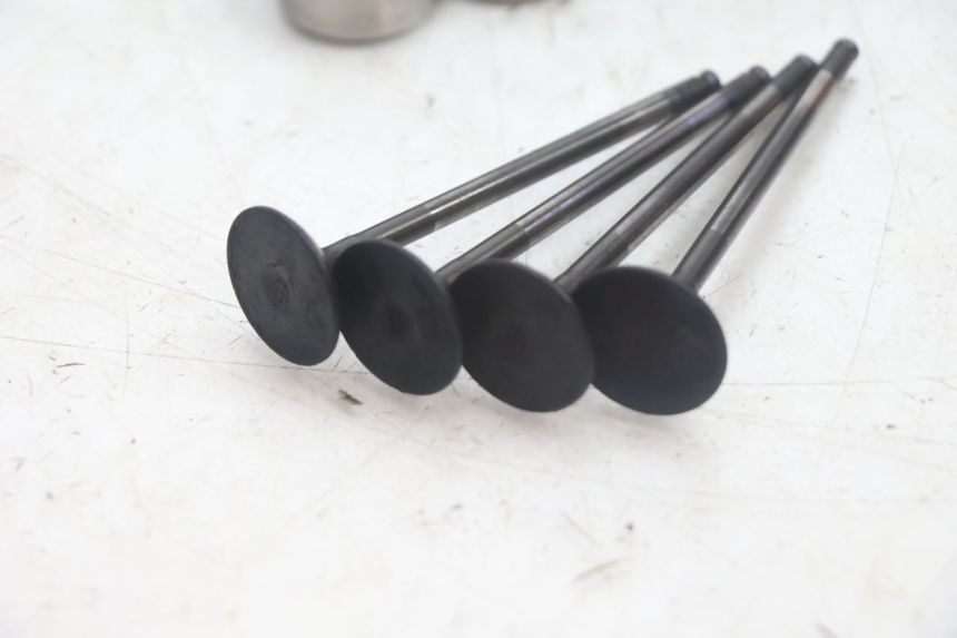 photo de ENGINE VALVE HONDA FJS SILVER WING SILVERWING 400 (2005 - 2008) - Fixing points details
