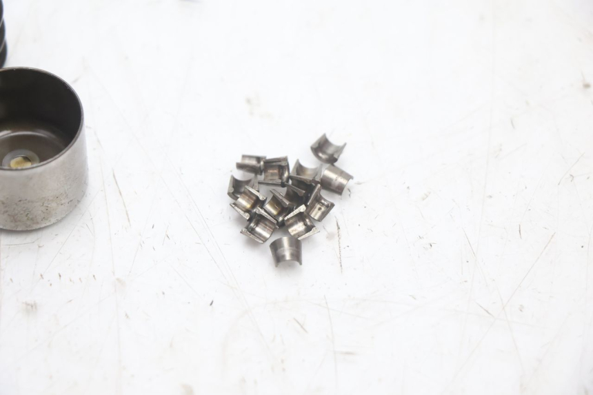 photo de ENGINE VALVE HONDA FJS SILVER WING SILVERWING 400 (2005 - 2008) - Markings and original references
