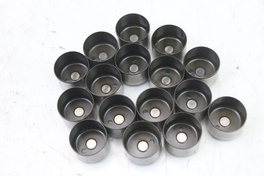 photo de ENGINE VALVE YAMAHA FZ6 FAZER S2 600 (2007 - 2011) - High-resolution close-up