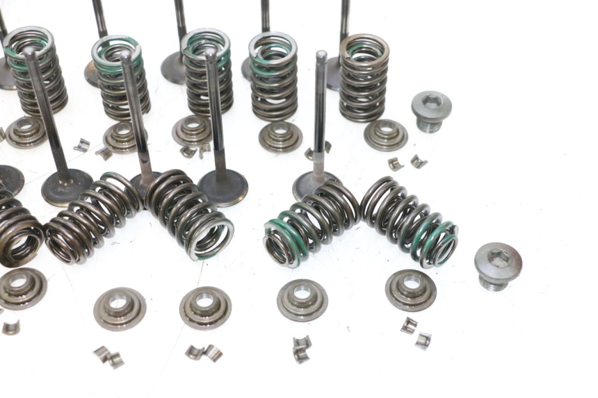 photo de ENGINE VALVE SUZUKI GSF N BANDIT 1200 (2001 - 2005) - Additional view of the item