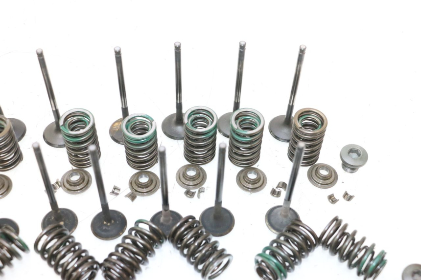 photo de ENGINE VALVE SUZUKI GSF N BANDIT 1200 (2001 - 2005) - Distinctive features