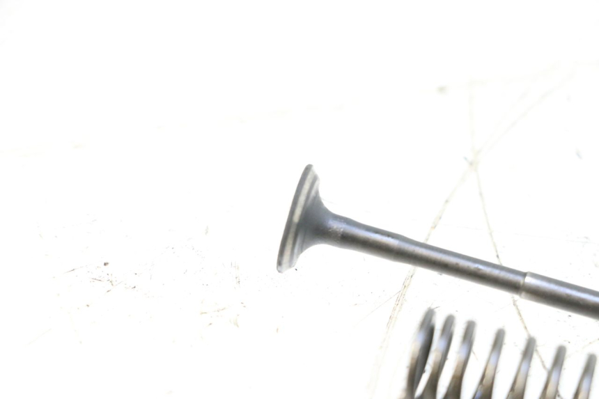 photo de ENGINE VALVE YAMAHA NEOS NEO'S 4T 50 (2008 - 2016) - Alternative perspective