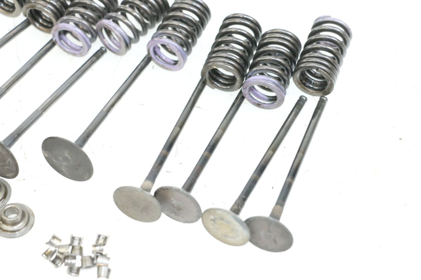 photo de ENGINE VALVE KAWASAKI NINJA 400 (2018 - 2023) - Fixing points details