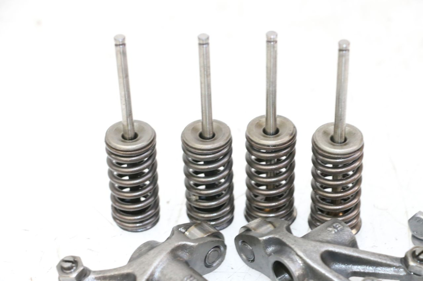 photo de ENGINE VALVE PEUGEOT SATELIS 125 (2010 - 2012) - Product overview