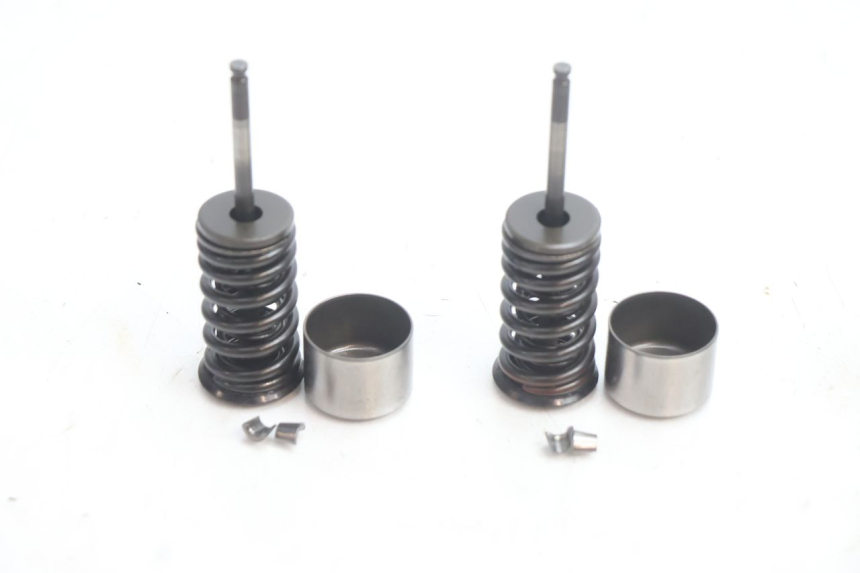 photo de ENGINE VALVE SUZUKI SV S 650 (2003 - 2009) - Component zoom