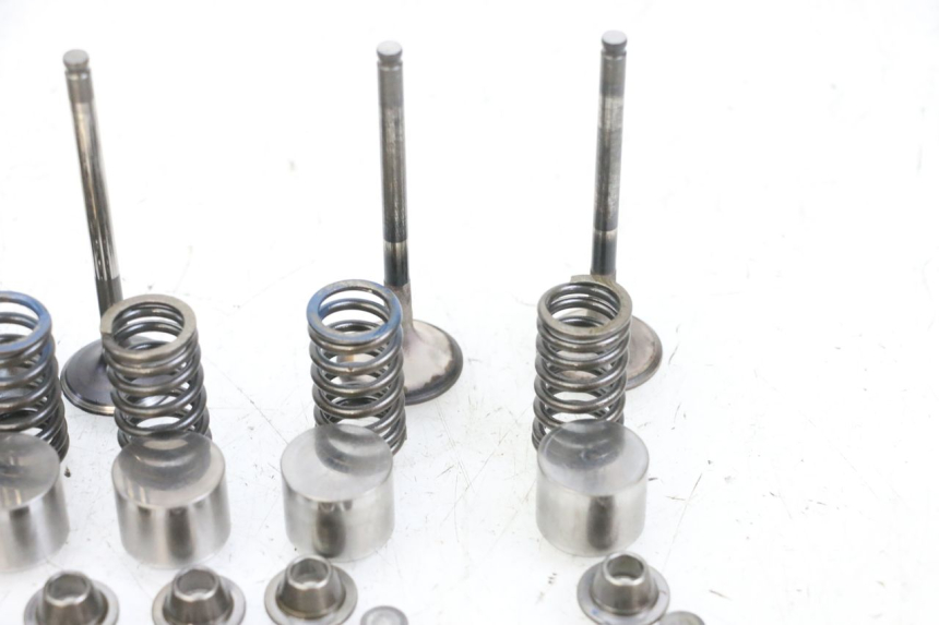 photo de ENGINE VALVE YAMAHA TDM ABS 900 (2002 - 2014) - Surface and material condition