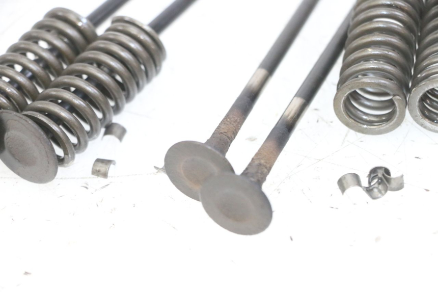 photo de ENGINE VALVE PIAGGIO VESPA GRANTURISMO 200 (2004 - 2005) - Technical close-up