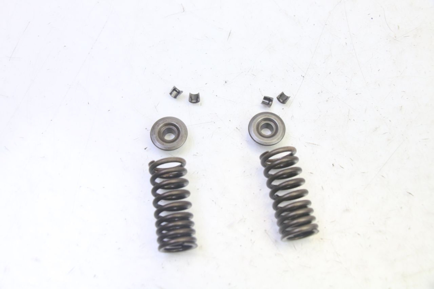 photo de ENGINE VALVE YAMAHA X-MAX XMAX 125 (2010 - 2013) - Alternative perspective