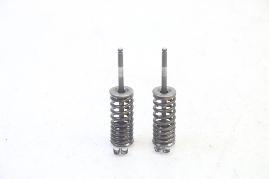 photo de ENGINE VALVE YAMAHA X-MAX XMAX 125 (2010 - 2013) - Technical close-up