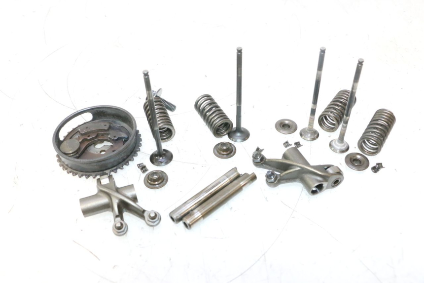photo de ENGINE VALVE YAMAHA X-MAX XMAX 125 (2010 - 2013) - Fixing points details
