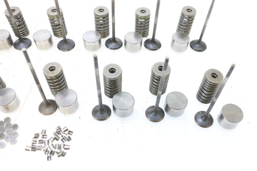 photo de ENGINE VALVE YAMAHA XJ6 600 (2008 - 2016) - Additional view of the item