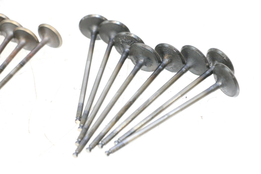 photo de ENGINE VALVE YAMAHA XJ6 600 (2008 - 2016) - Alternative perspective