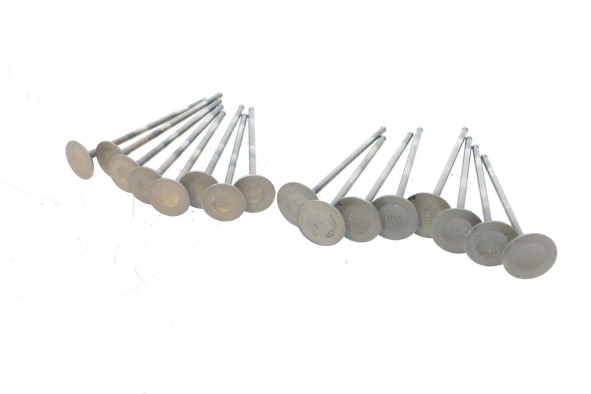 photo de ENGINE VALVE YAMAHA XJ6 600 (2008 - 2016) - Fixing points details