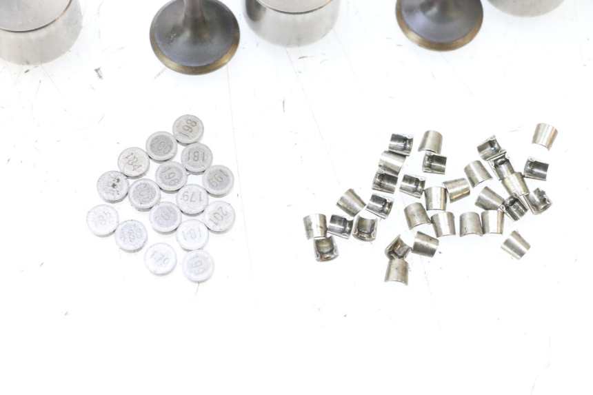 photo de ENGINE VALVE YAMAHA XJ6 600 (2008 - 2016) - Surface and material condition