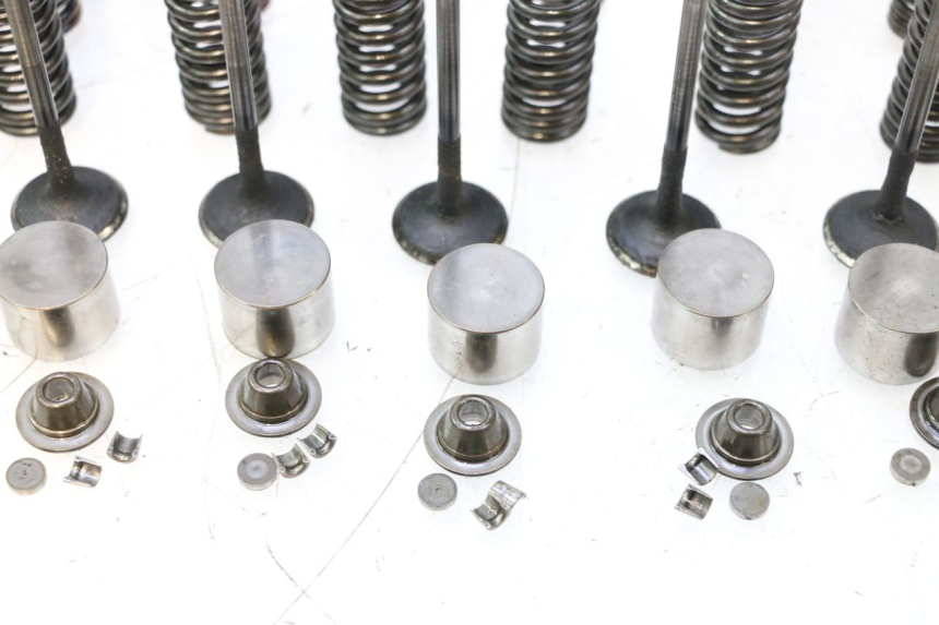 photo de ENGINE VALVE YAMAHA YZF R GENESIS 750 (1993 - 1998) - Used quality zoom