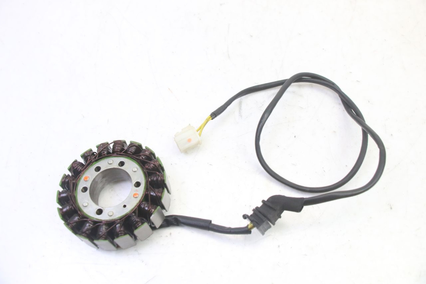 photo de STATOR HONDA CBR RR FIREBLADE 900 (1992 - 1994) - Main view