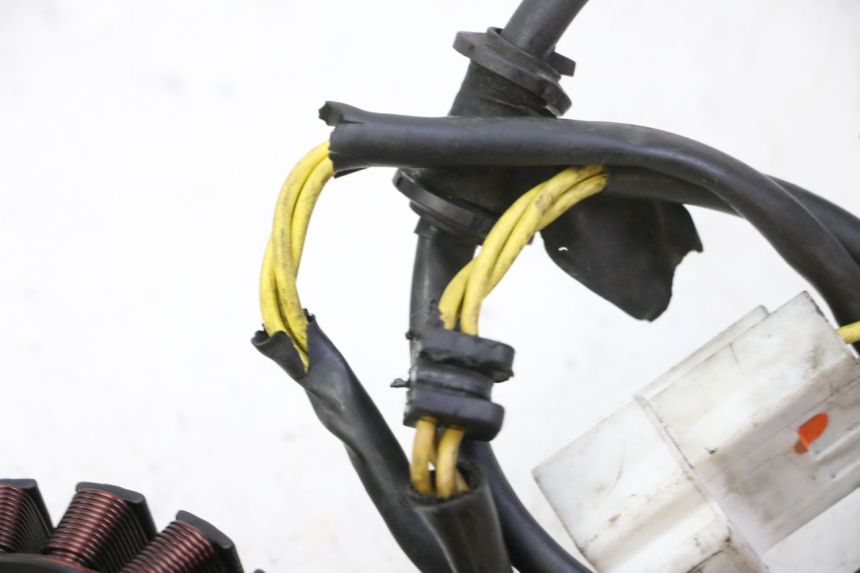 photo de STATOR HONDA FES S-WING SWING ABS 125 (2007 - 2015) - Component detail