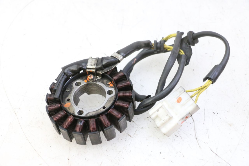 photo de STATOR HONDA FES S-WING SWING ABS 125 (2007 - 2015) - Technical close-up