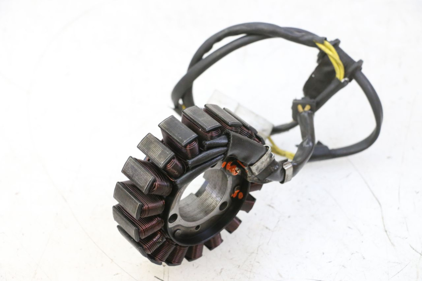 photo de STATOR HONDA FES S-WING SWING ABS 125 (2007 - 2015) - Fixing points details