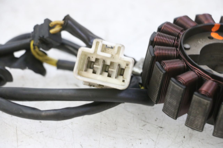 photo de STATOR HONDA FES S-WING SWING ABS 125 (2007 - 2015) - Surface and material condition