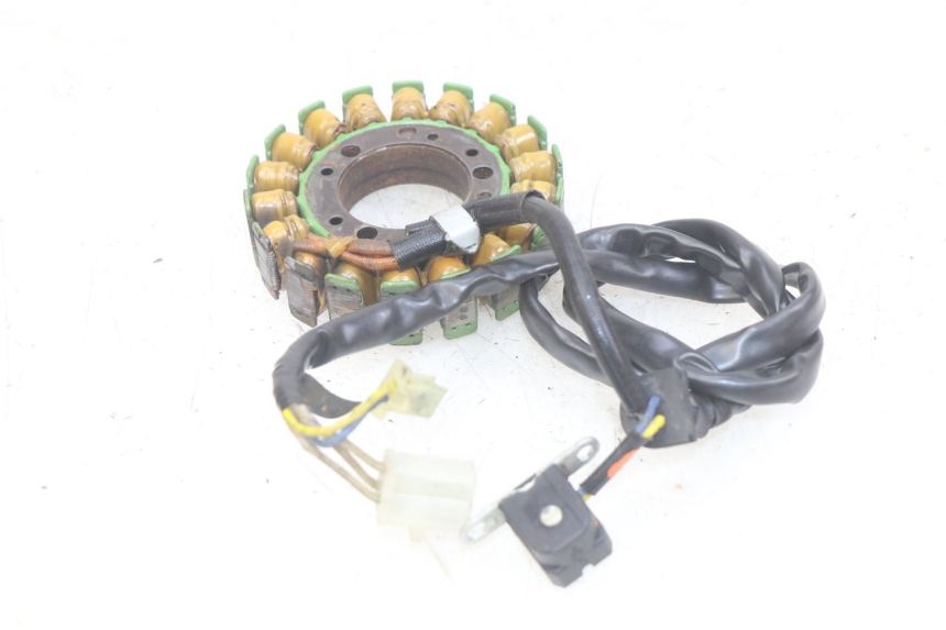 photo de STATOR YAMAHA FZS FAZER 600 (1998 - 2001) - Fixing points details