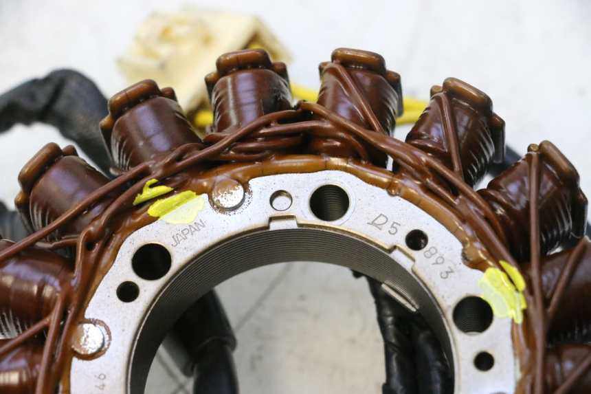 photo de STATOR GILERA GP 800 (2007 - 2013) - Fixing points details