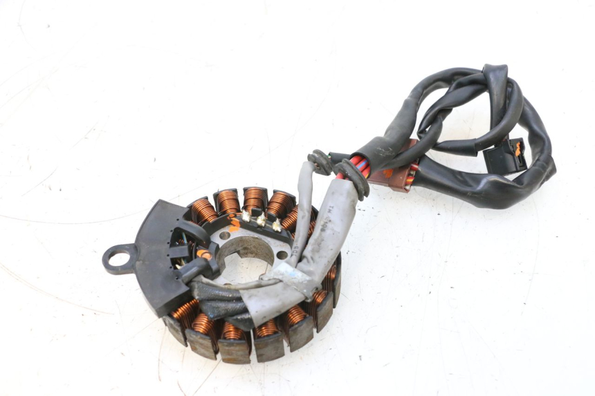 photo de STATOR HONDA PCX (JF57/JF64) 125 (2014 - 2018) - Fixing points details