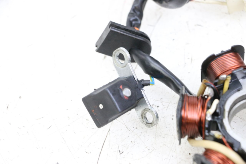 photo de STATOR PEUGEOT SPEEDFIGHT 4 2T 50 (2015 - 2019) - Alternative perspective