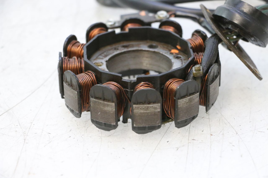 photo de STATOR YAMAHA WAVE RUNNER GP R 1200 (2000 - 2003) - Alternative perspective