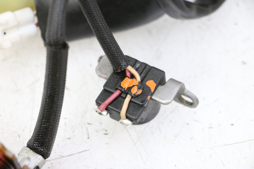 photo de STATOR YAMAHA X-MAX XMAX 250 (2006 - 2009) - Surface and material condition