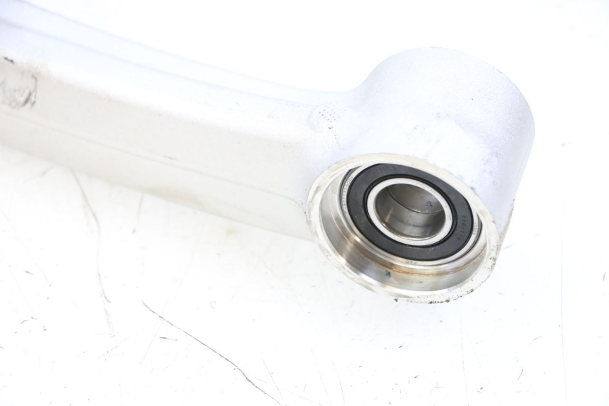 photo de SHOCK ABSORBER MOUNT BMW R GS 1250 (2021 - 2024) - Surface and material condition