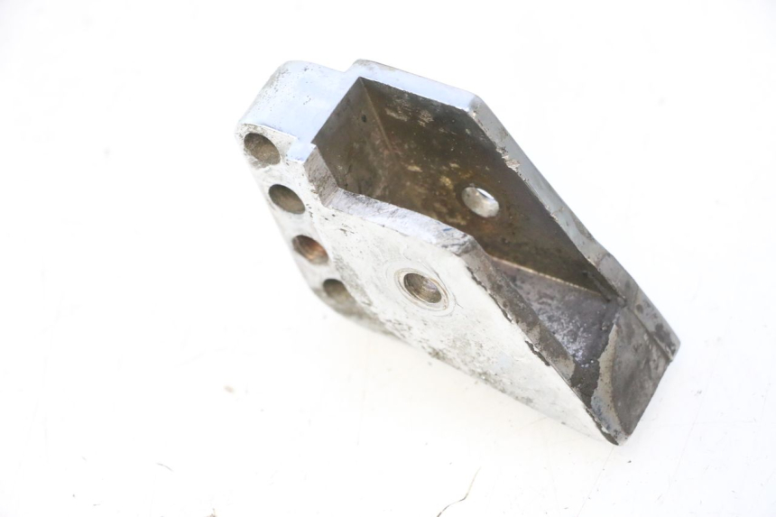 photo de SHOCK ABSORBER MOUNT PEUGEOT TREKKER 50 (1995 - 2004) - Alternative perspective