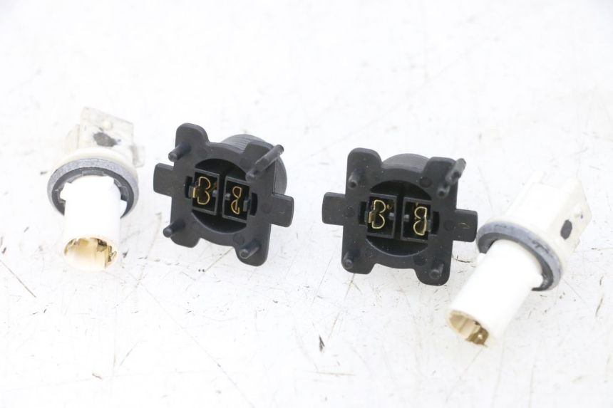 photo de BULB HOLDER SUZUKI BURGMAN 125 (2007 - 2014) - Main view