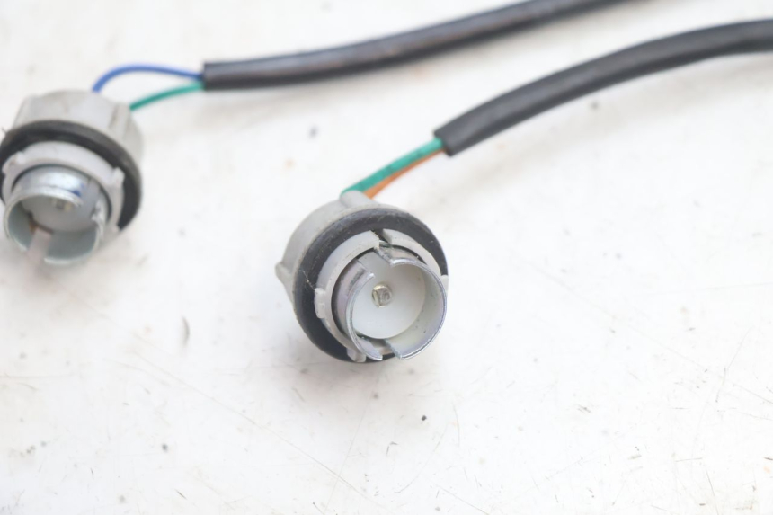 photo de BULB HOLDER PEUGEOT KISBEE 4T 50 (2018 - 2022) - Zoom on usage condition