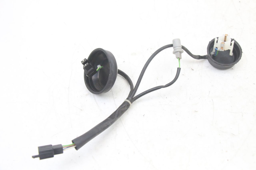 photo de BULB HOLDER PEUGEOT SATELIS COMPRESSOR K15 125 (2006 - 2009) - Zoom on usage condition