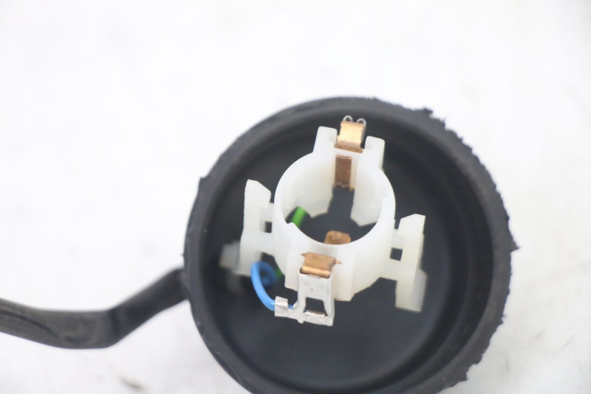 photo de BULB HOLDER PEUGEOT SATELIS COMPRESSOR K15 125 (2006 - 2009) - Fixing points details