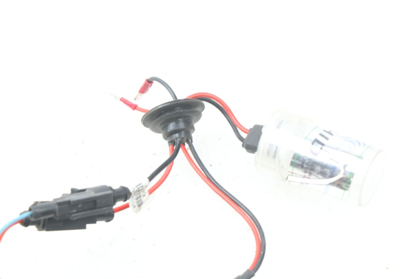 photo de BULB HOLDER DAELIM S2 125 (2006 - 2007) - Fixing points details