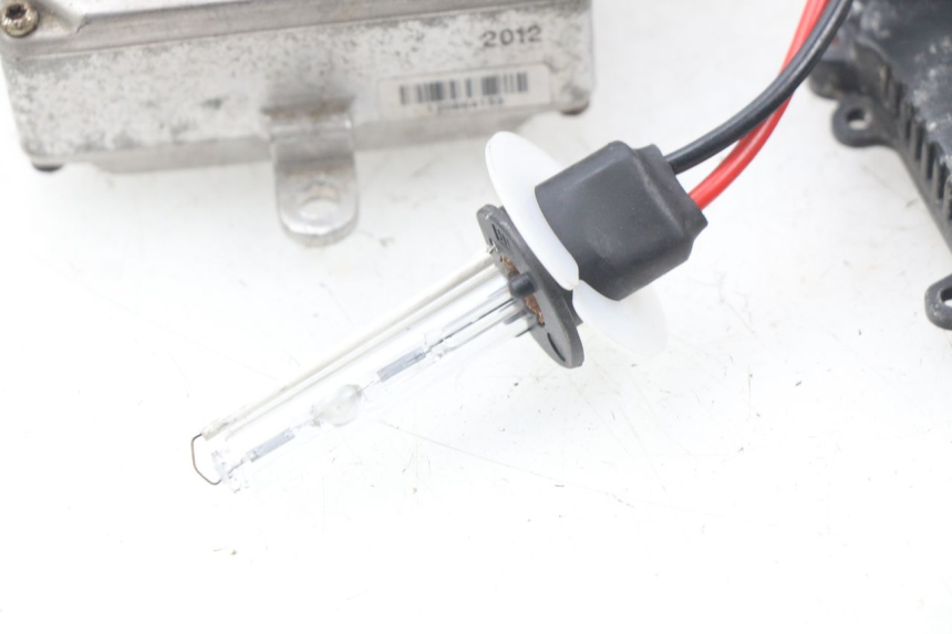 photo de BULB HOLDER DAELIM S2 125 (2006 - 2007) - Surface and material condition