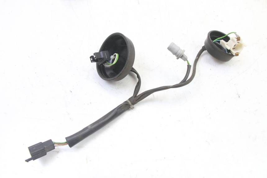 photo de BULB HOLDER PEUGEOT SATELIS COMPRESSOR K15 125 (2006 - 2009) - Zoom on usage condition