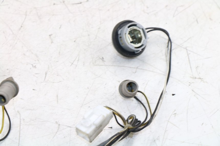 photo de BULB HOLDER PIAGGIO X8 STREET 125 (2006 - 2007) - Zoom on usage condition