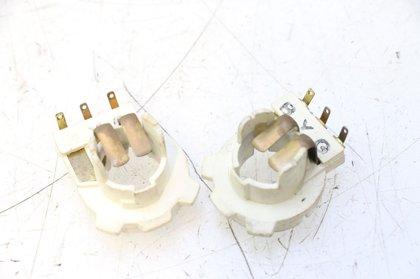 photo de BULB HOLDER YAMAHA YP MAJESTY 125 (2002 - 2006) - Component detail