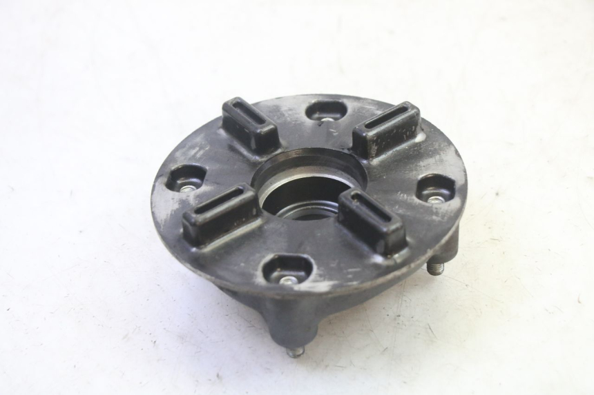 photo de SPROCKET MOUNT HONDA CBF 125 (2009 - 2015) - Zoom on usage condition