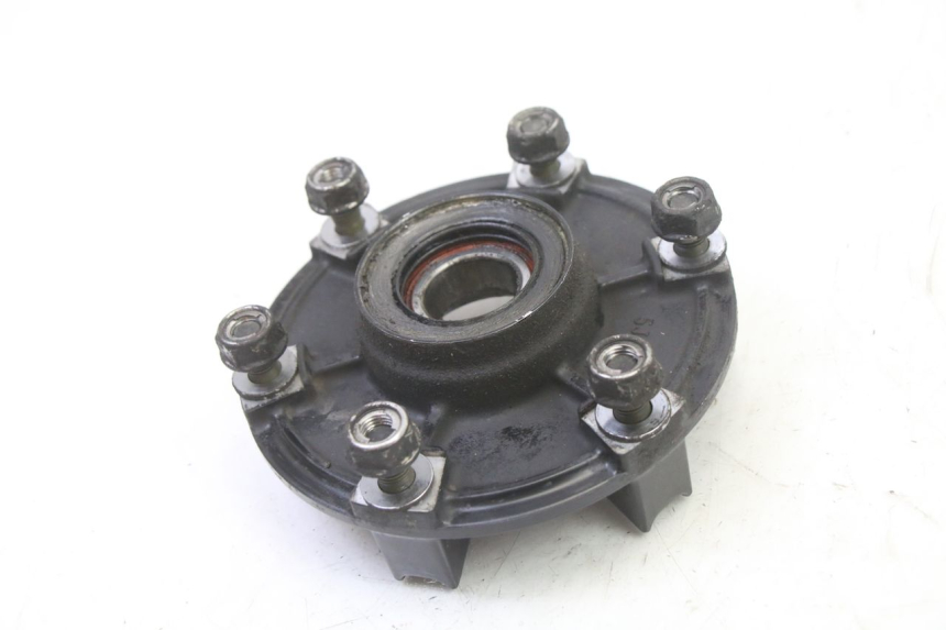 photo de SPROCKET MOUNT YAMAHA FZ6 FAZER S2 600 (2007 - 2011) - Zoom on usage condition